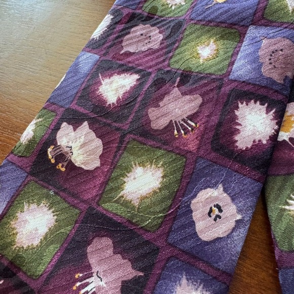BARNEYS NEW YORK Floral Purple Blue‎ Textured Tie Silk Made in Italy - Picture 3 of 8
